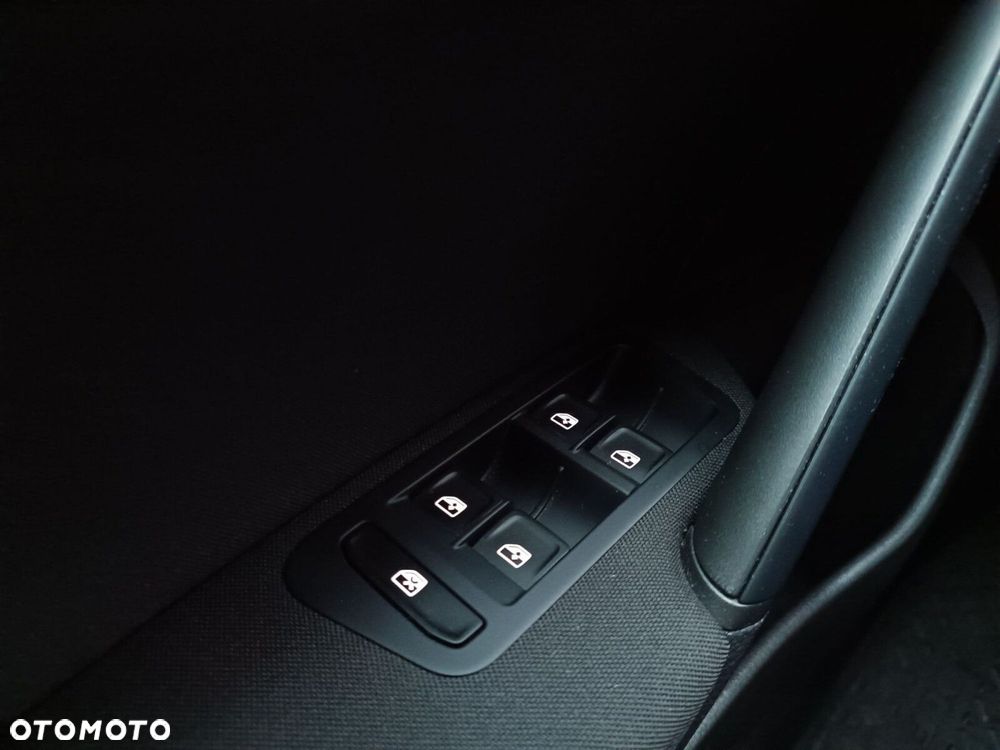 Volkswagen Golf 1.5 TSI BMT Trendline - 28