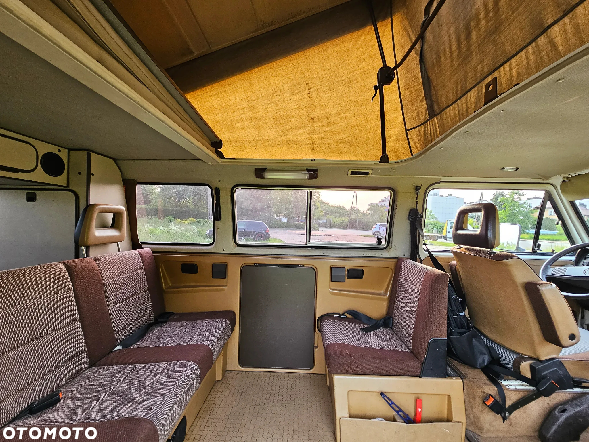 Volkswagen Transporter - 2