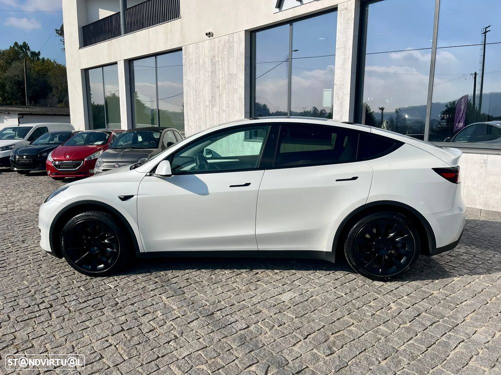 Tesla Model Y Standard - 10