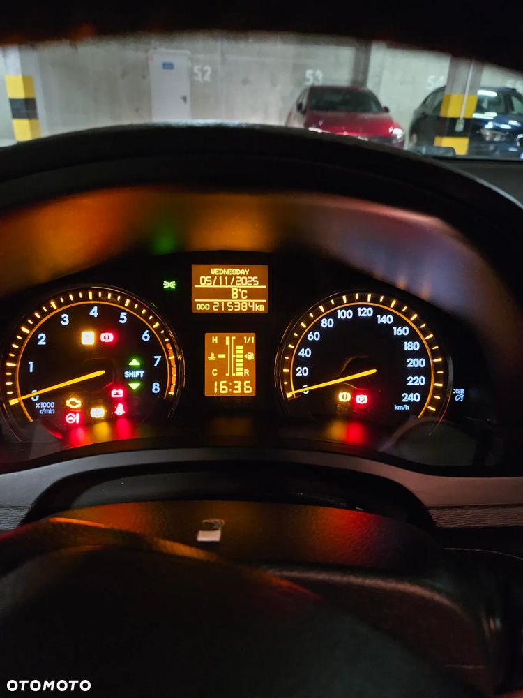 Toyota Avensis 1.8 Comfort - 19