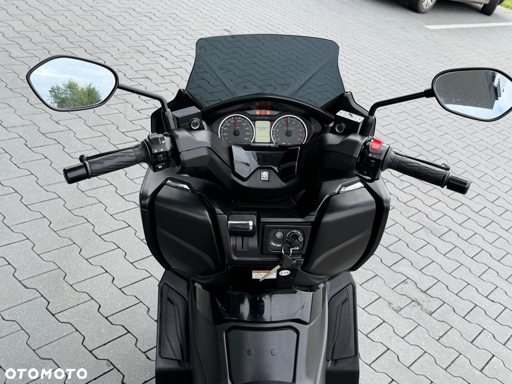 Suzuki Burgman - 25