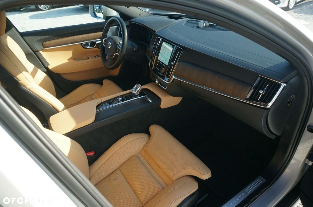 Volvo V90 Cross Country B5 D AWD Ultimate - 32