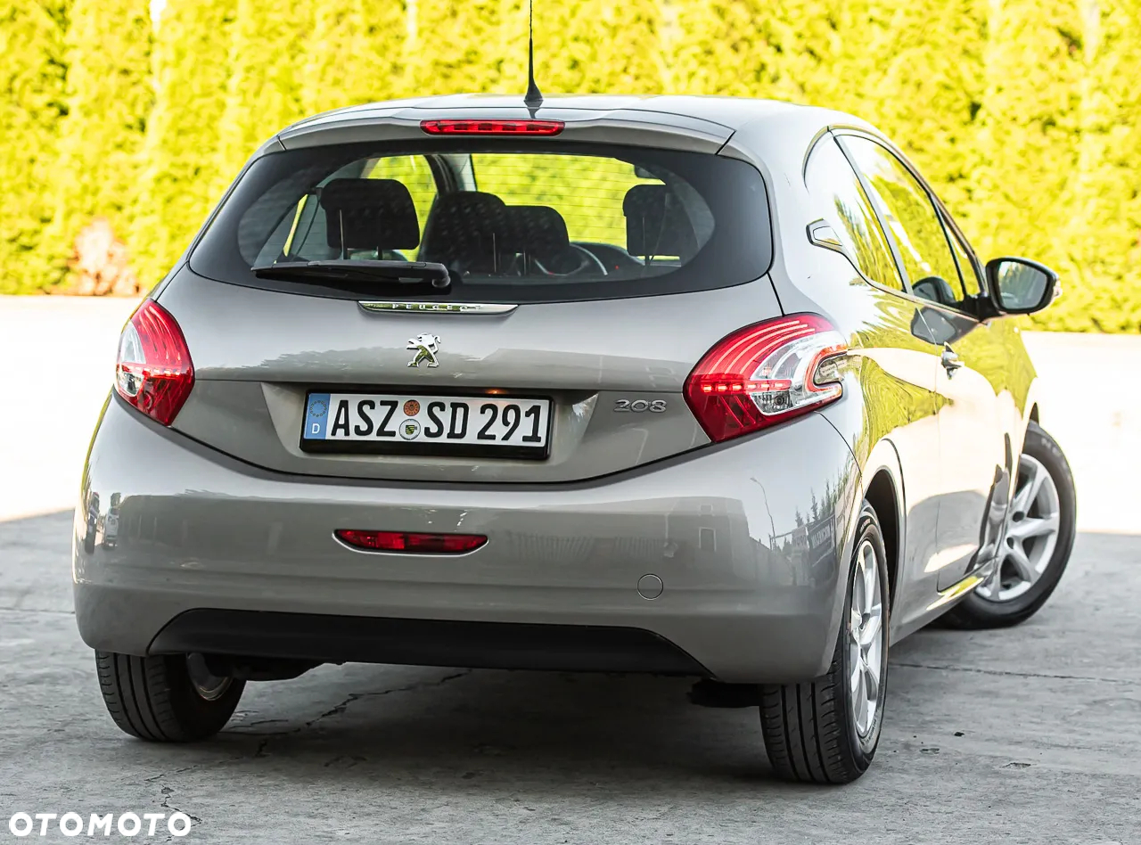 Peugeot 208 - 12