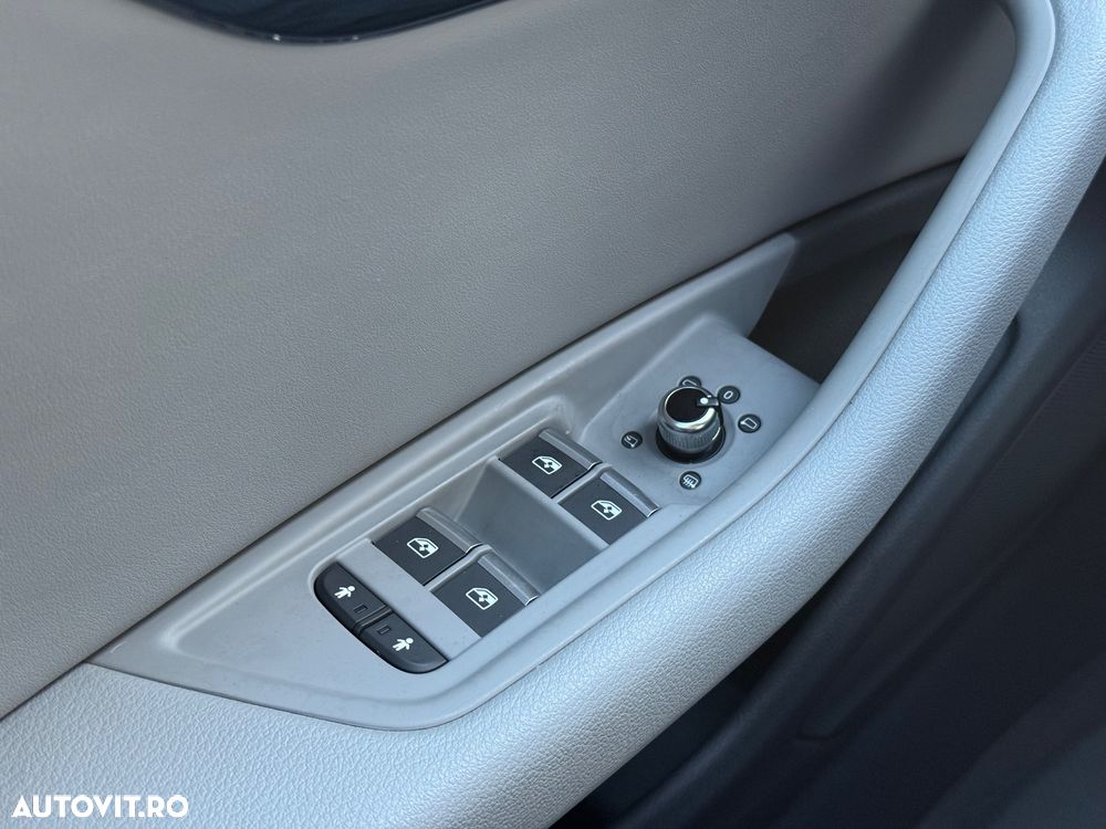 Audi A4 2.0 TDI S tronic quattro design - 29