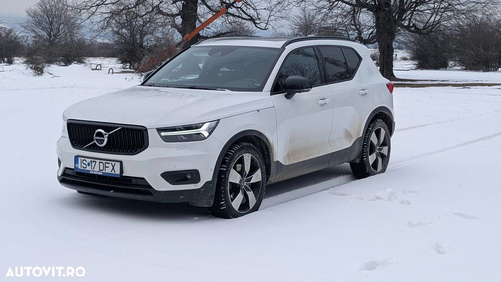 Volvo XC 40 T5 AWD Geartronic Momentum Pro - 1