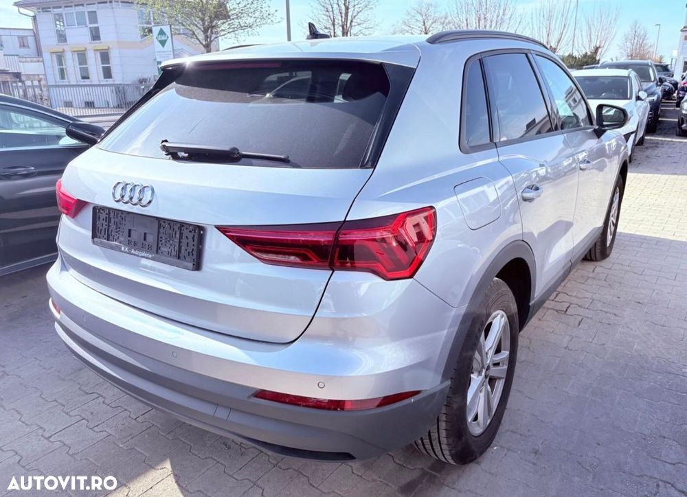 Audi Q3 45 TFSIe ack S tronic S line - 3