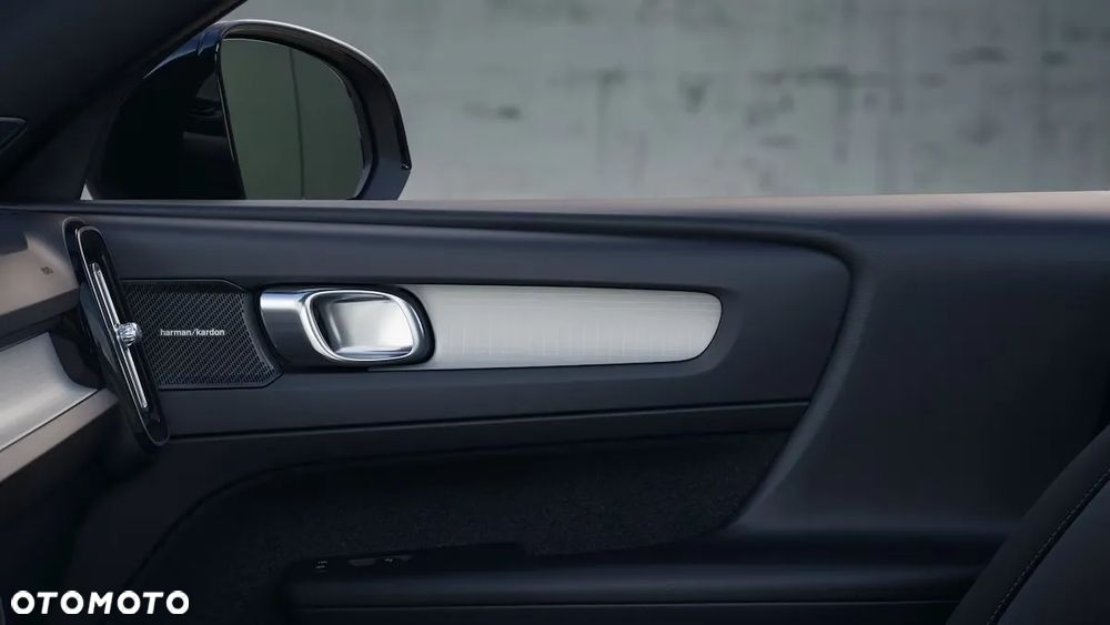 Volvo XC 40 B3 Plus Dark - 14