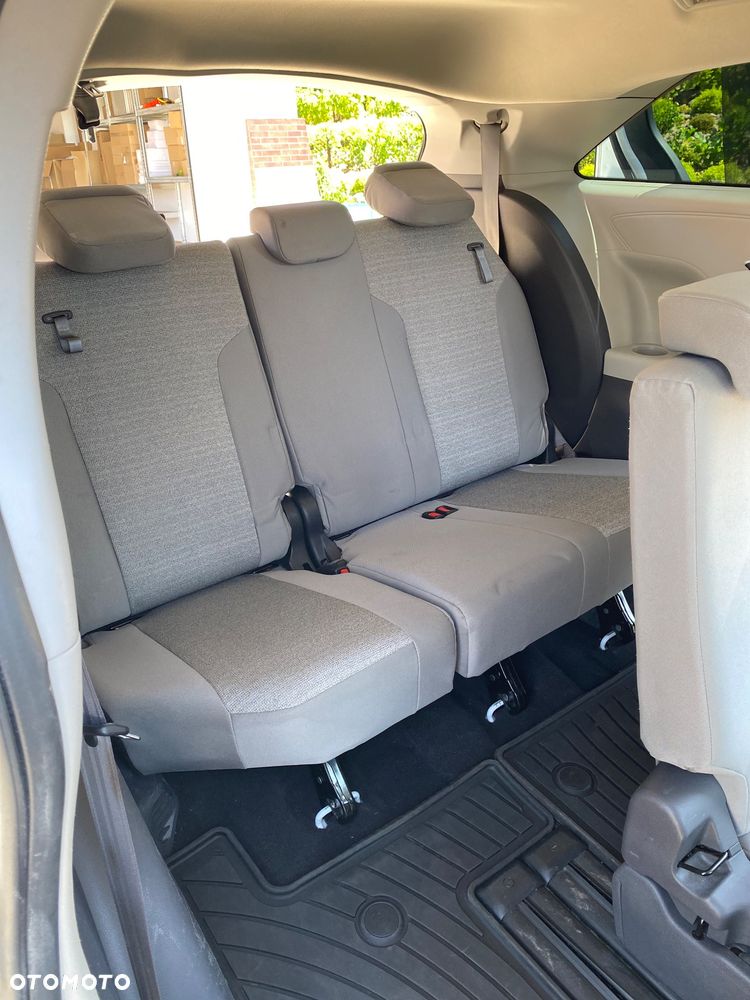 Toyota Sienna - 12