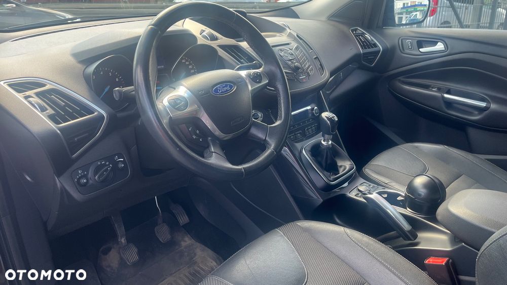 Ford Kuga 1.6 EcoBoost 2x4 Titanium - 8