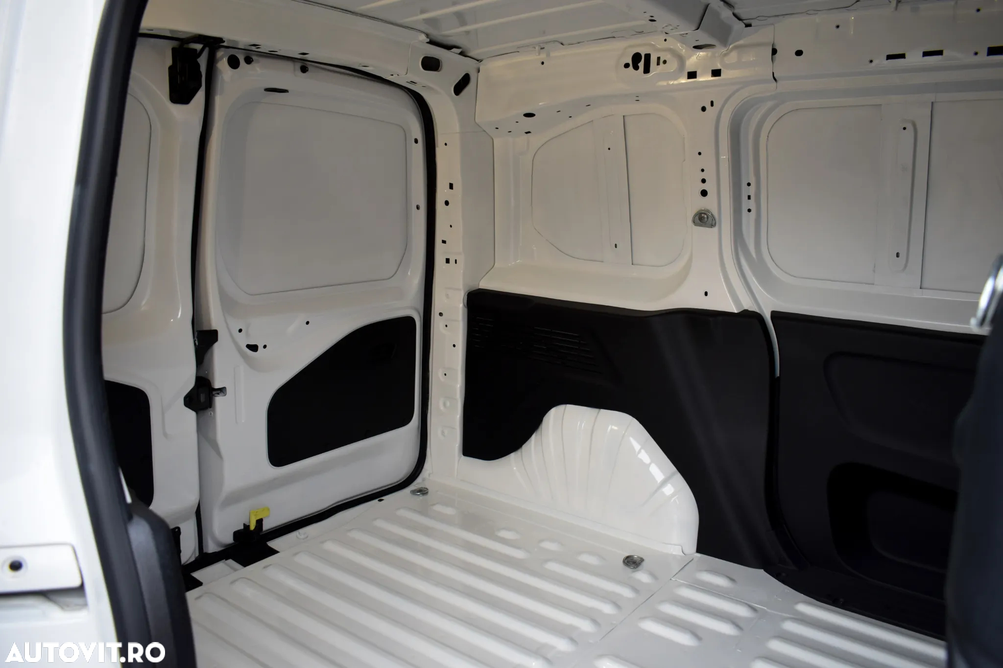 Citroën Berlingo 1.5 BlueHDi 100 S&S BVM6 Feel - 10