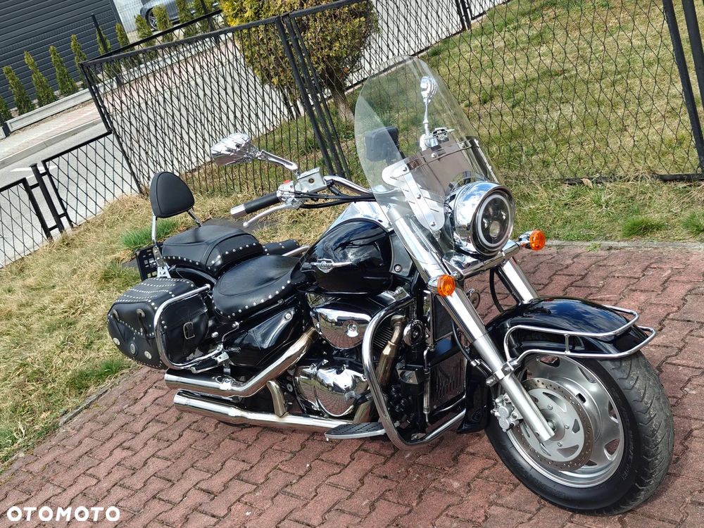 Suzuki Intruder - 14