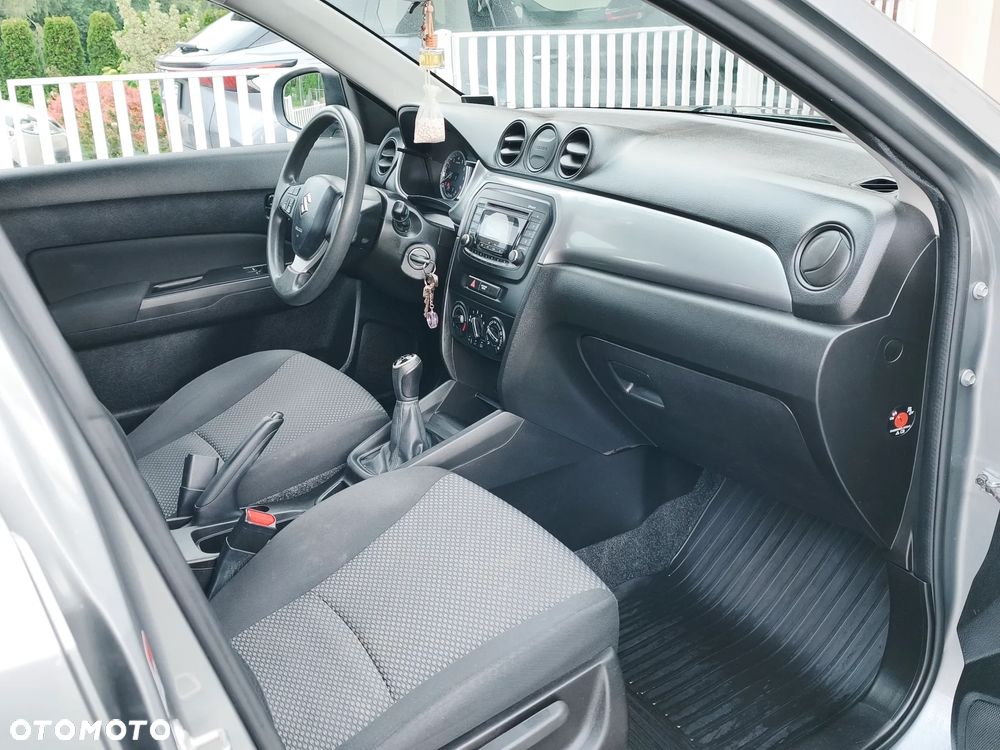 Suzuki Vitara 1.6 Comfort 2WD - 20