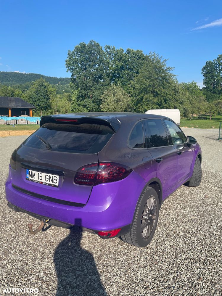 Porsche Cayenne 3.0 L V6 - 4
