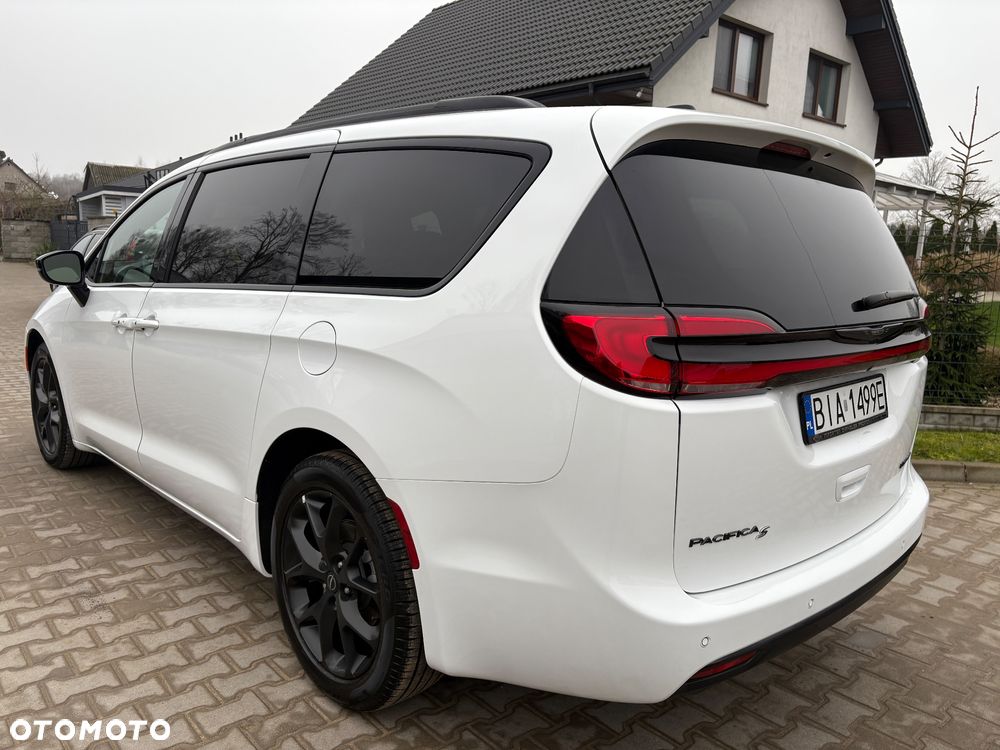 Chrysler Pacifica - 3