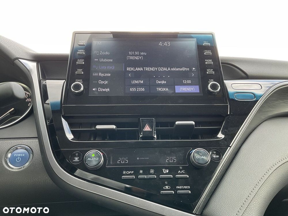 Toyota Camry 2.5 Hybrid Executive CVT - 11