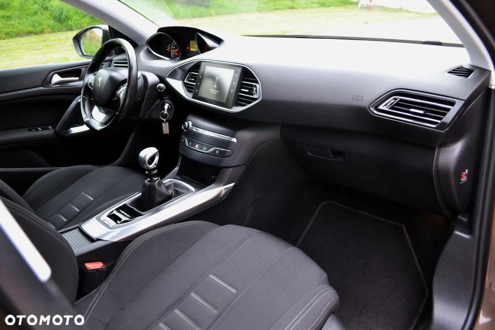 Peugeot 308 155 THP Premium - 10