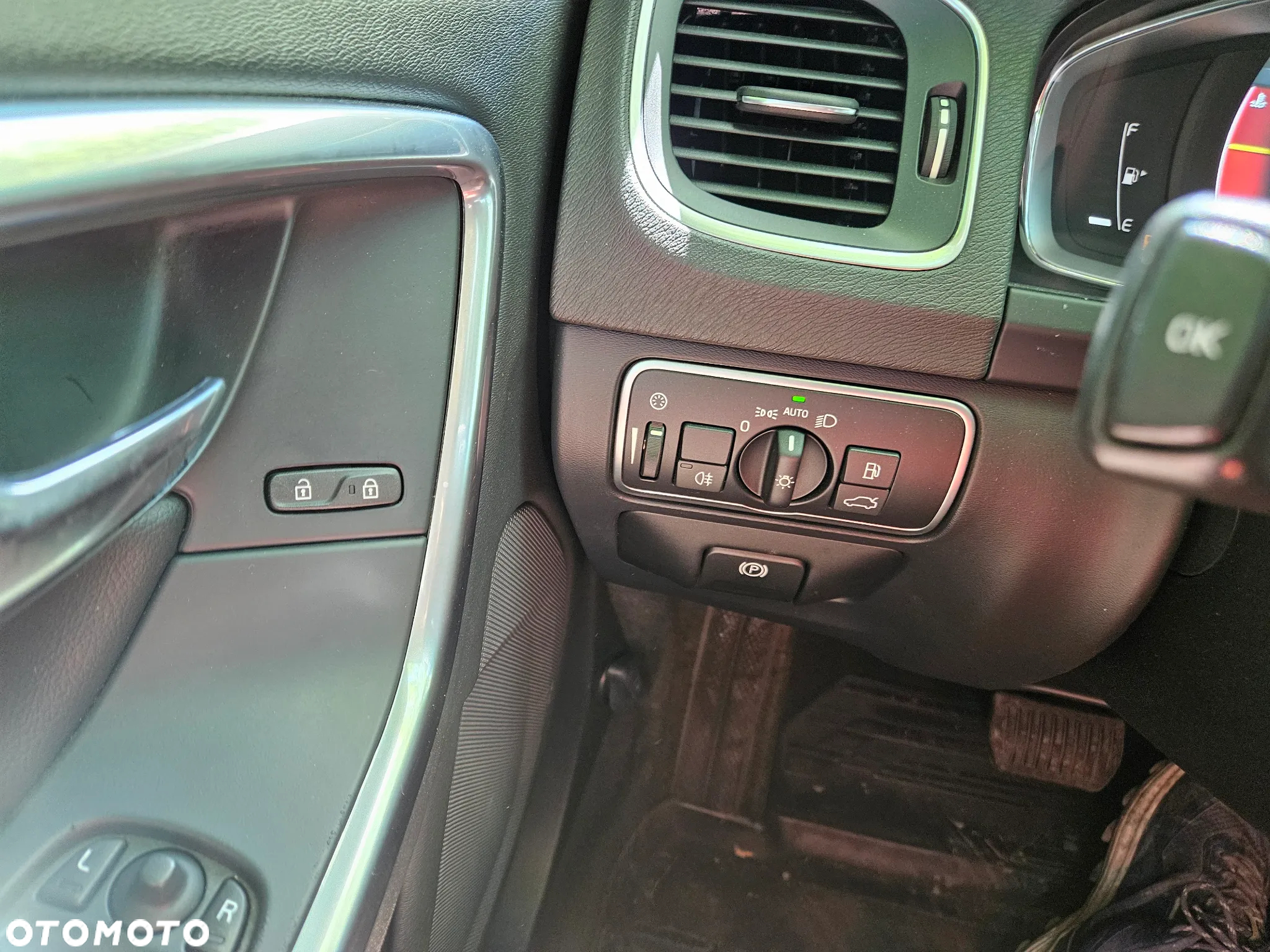 Volvo V60 T5 Geartronic Powershift Momentum - 12