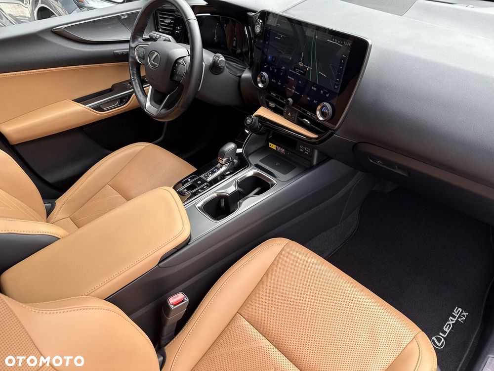 Lexus NX 350h Omotenashi AWD - 10
