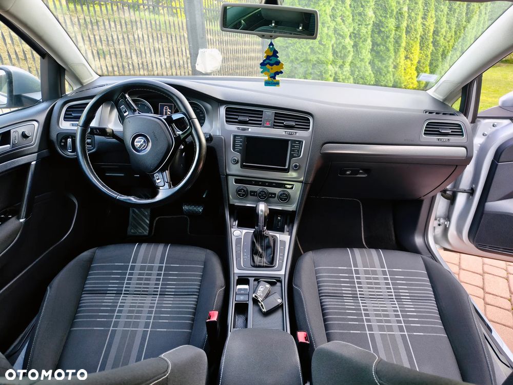 Volkswagen Golf 1.2 TSI BlueMotion Technology DSG Lounge - 29
