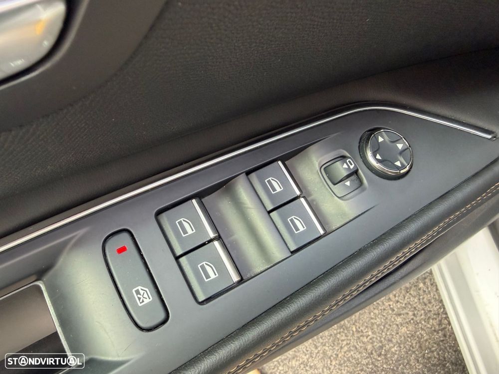 Peugeot 5008 1.6 BlueHDi GT Line EAT6 - 26