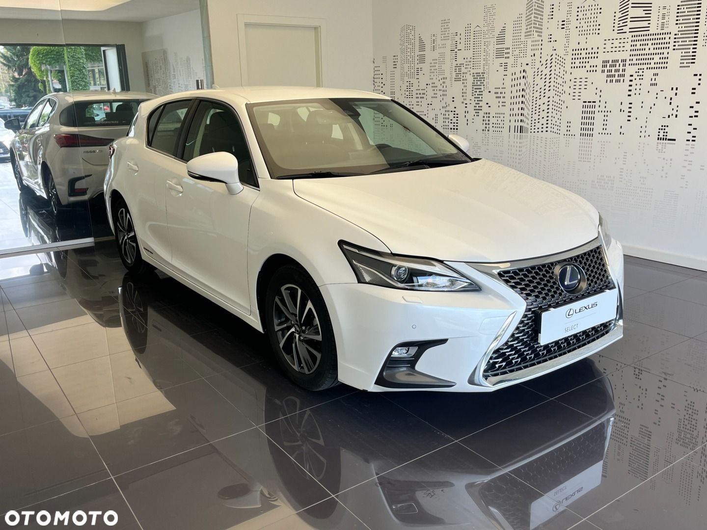 Lexus CT - 7