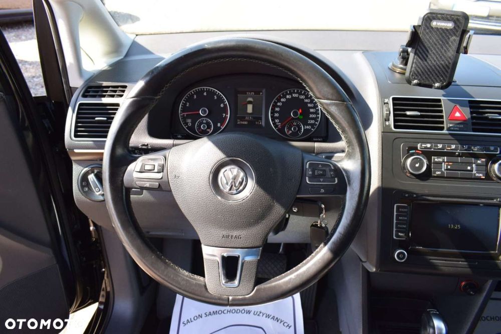 Volkswagen Touran - 24
