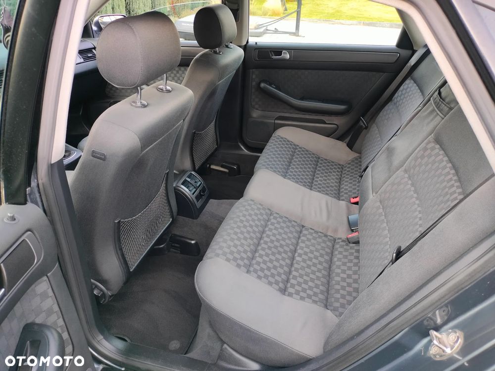 Audi A6 Limousine 2.4 - 4