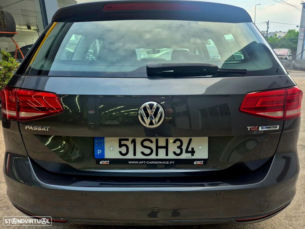 VW Passat Variant 1.6 TDI BlueMotion - 14