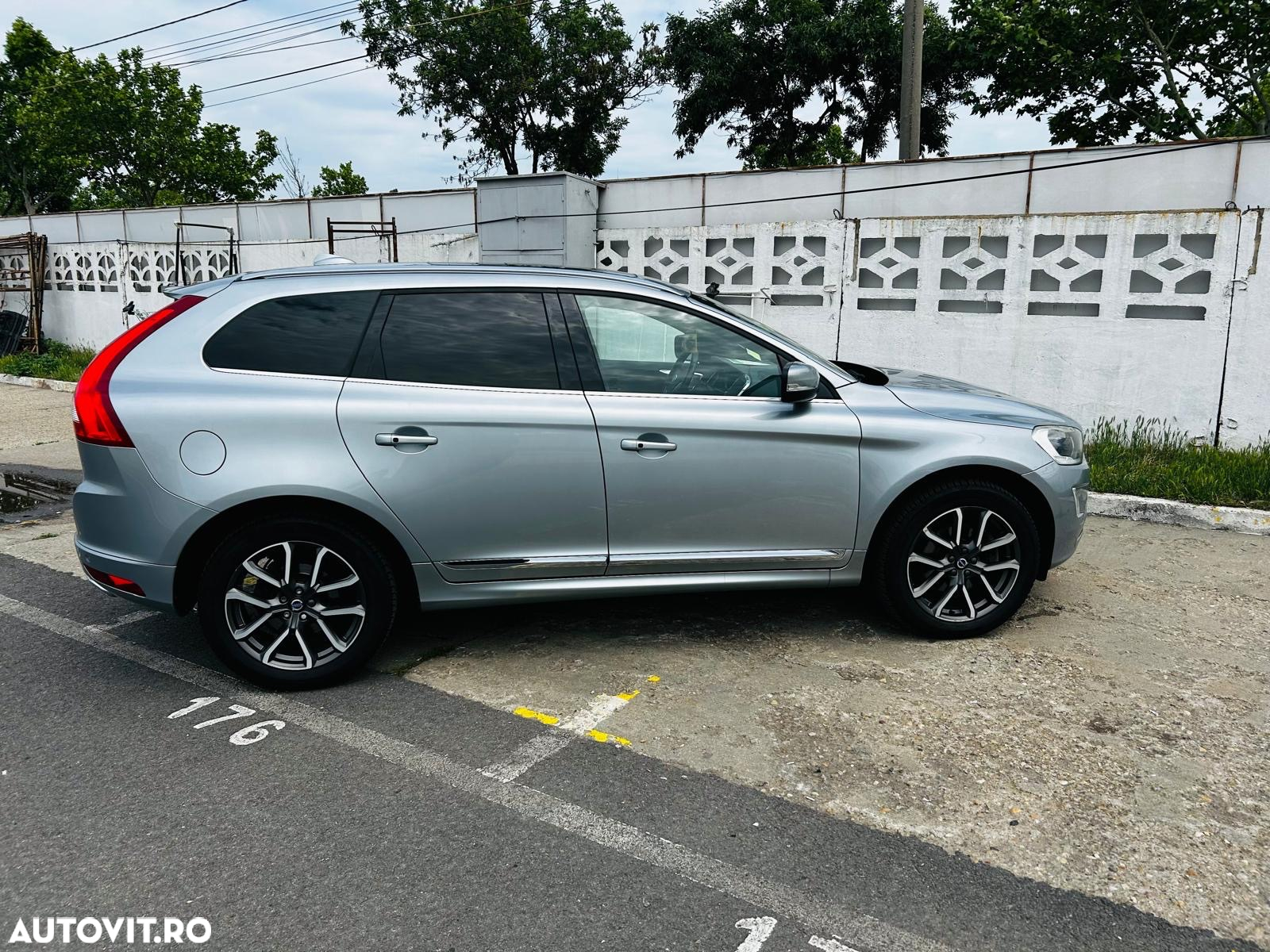 Volvo XC 60 - 4