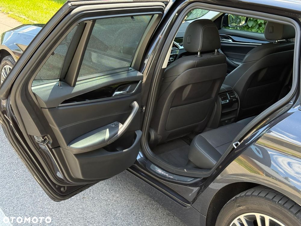 BMW Seria 5 530i Sport Line - 21