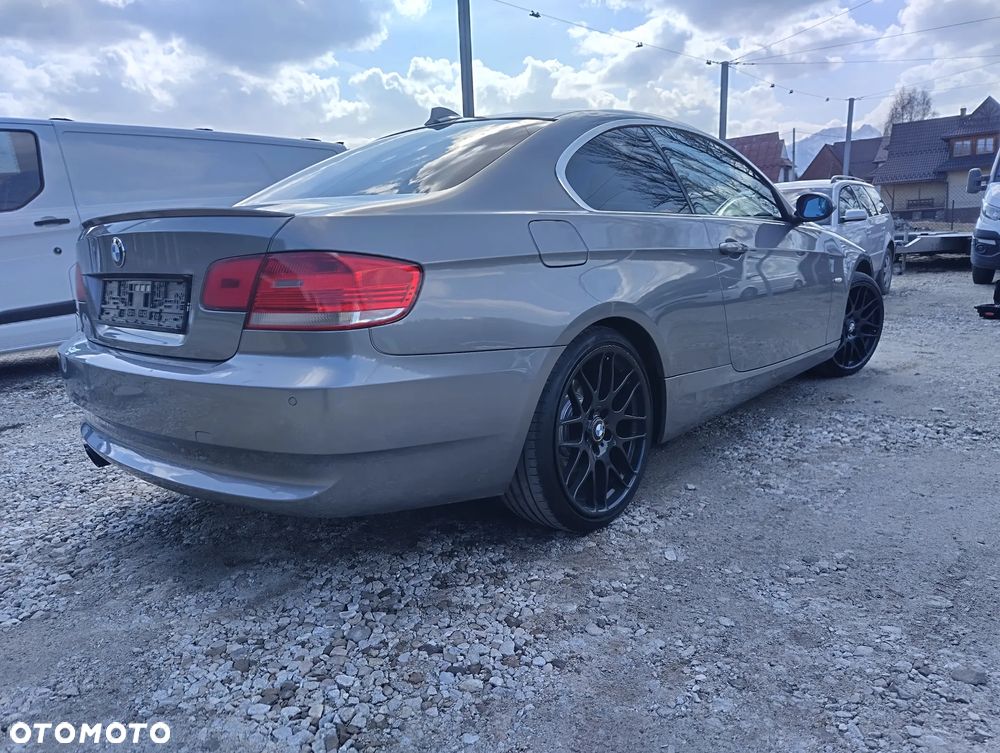 BMW Seria 3 325i xDrive - 16