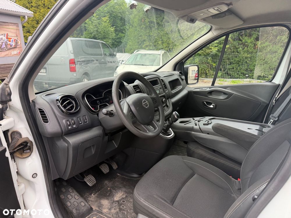 Nissan NV300 - 11