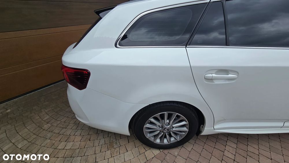 Toyota Avensis - 21