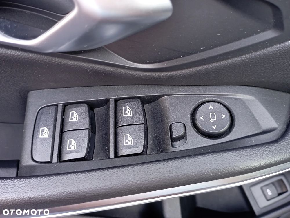BMW Seria 3 318i - 23