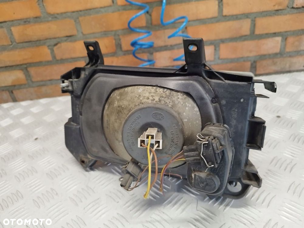 LAMPA PRAWA PRZEDNIA VW TRANSPORTER T4 - 6