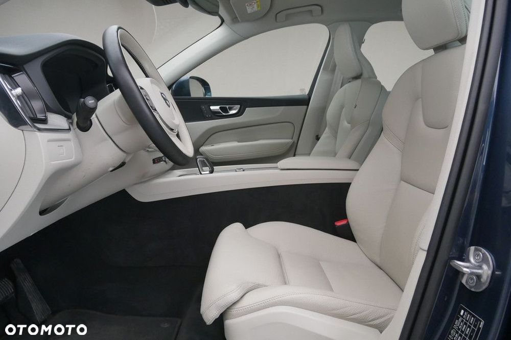 Volvo XC 60 B4 D AWD Plus Bright - 12