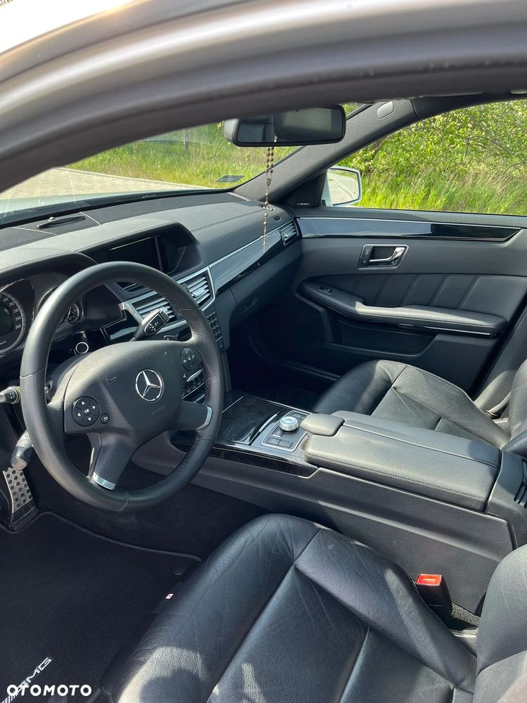 Mercedes-Benz Klasa E 300 CDI DPF BlueEFFICIENCY 7G-TRONIC Avantgarde - 17