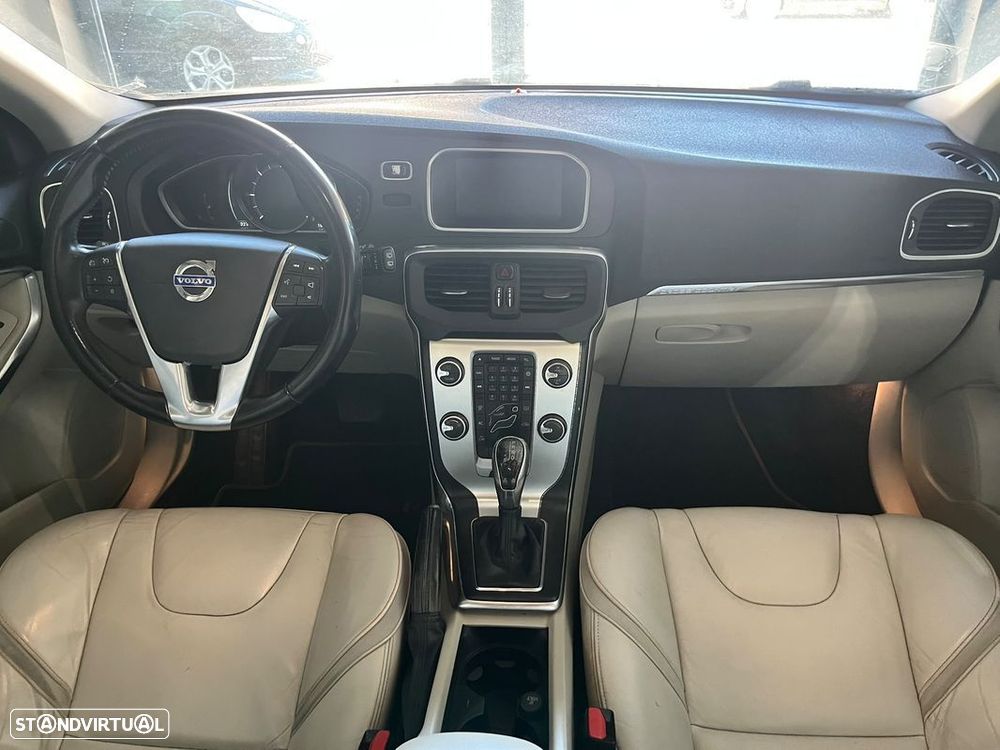 Volvo V40 Cross Country 1.6 D2 Volvo Ocean Race Powershift - 9