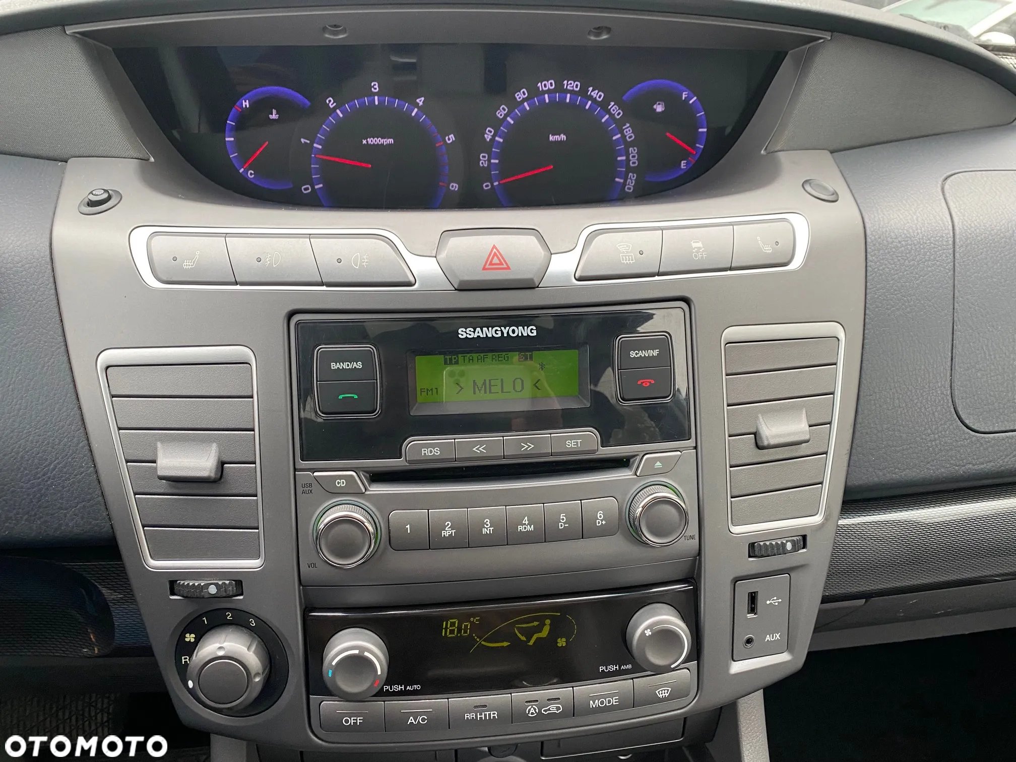 SsangYong/KGM Rodius 200 e-XDi Crystal Plus 4WD - 22