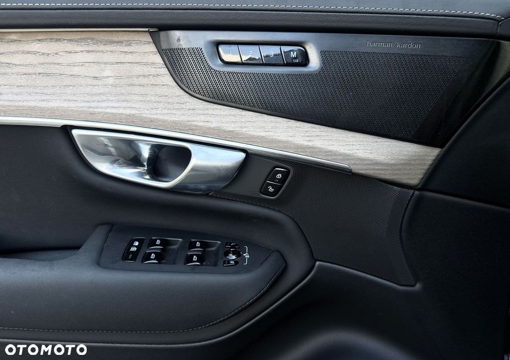 Volvo XC 90 - 23