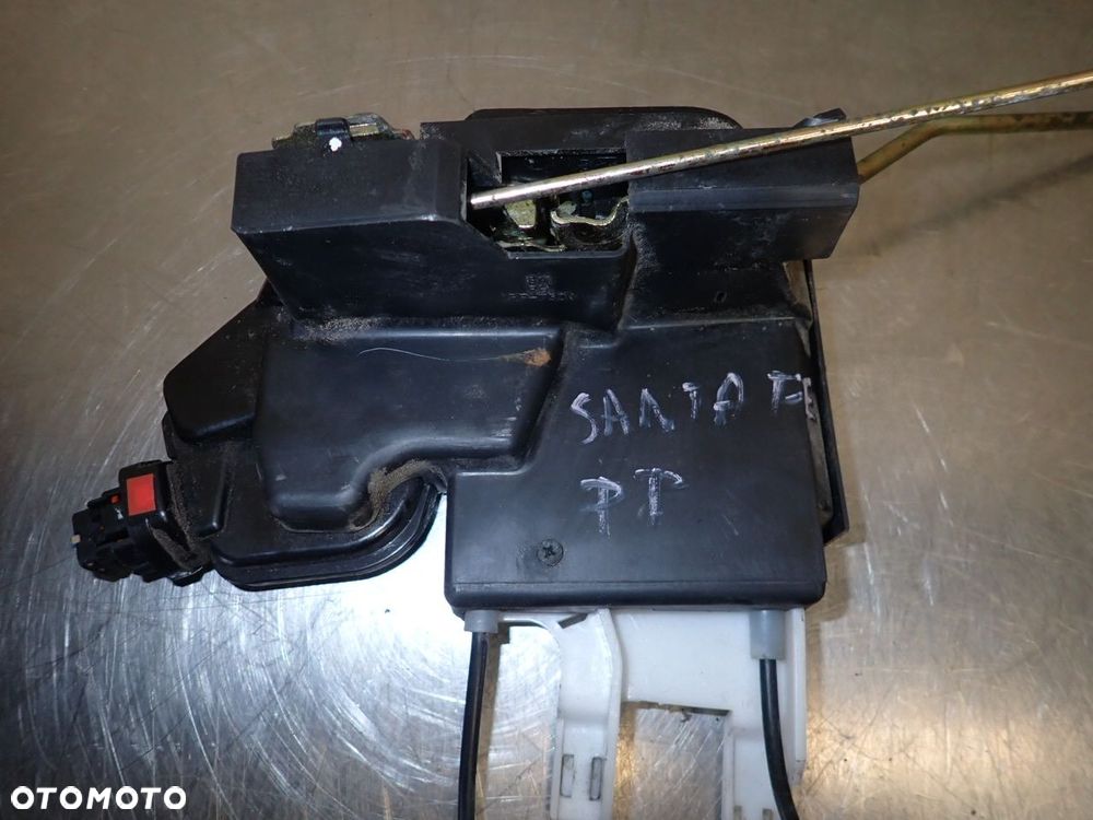 ZAMEK PRAWY PRZÓD DRZWI HYUNDAI SANTA FE I 2.0 - 2