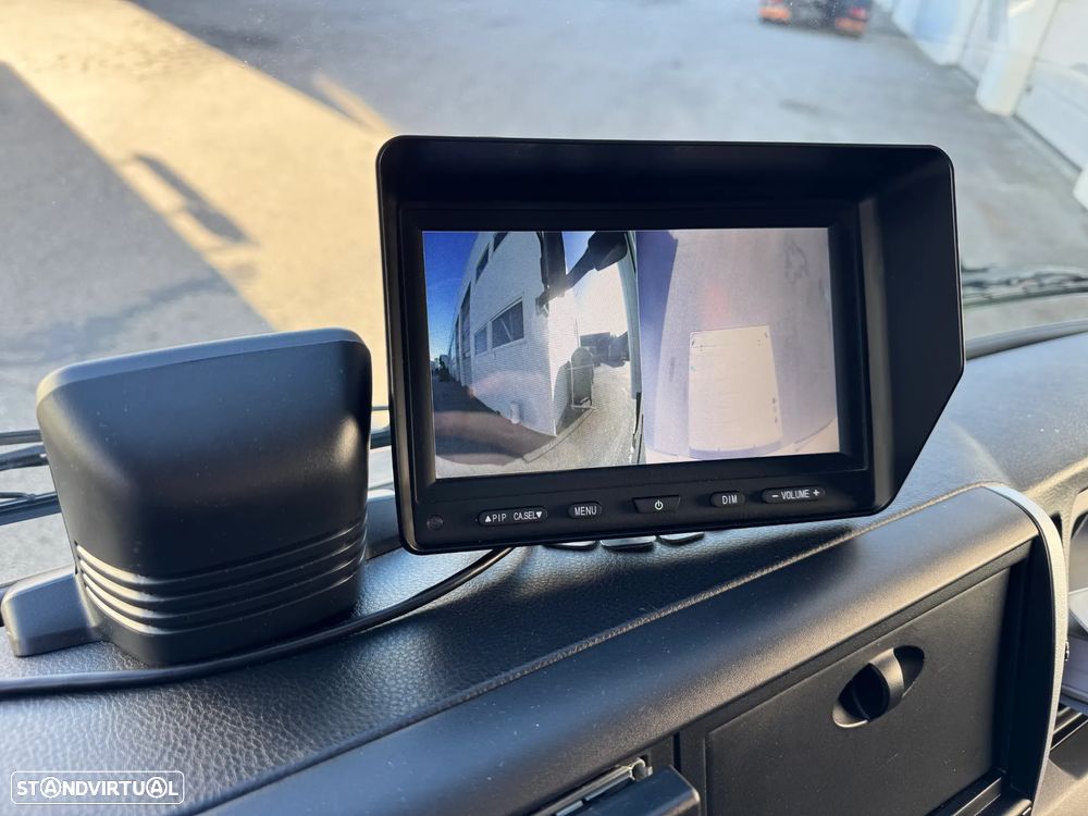 Mitsubishi FUSO CANTER 7C15 - 15