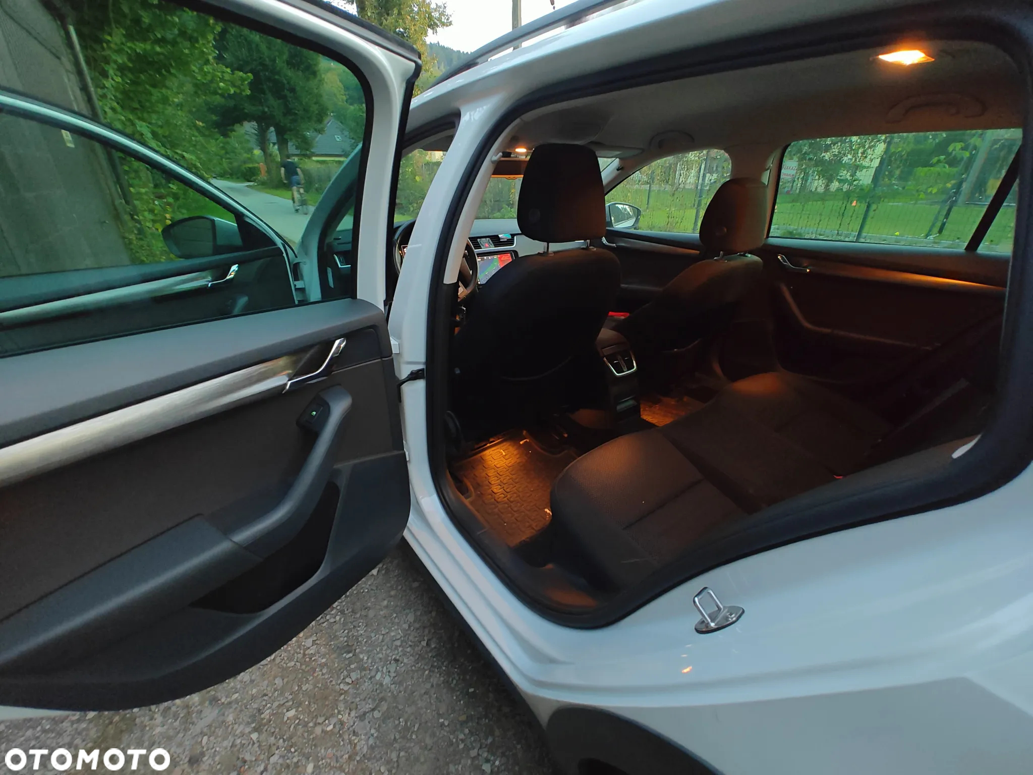 Skoda Octavia Scout 2.0 TDI 4x4 DSG - 17