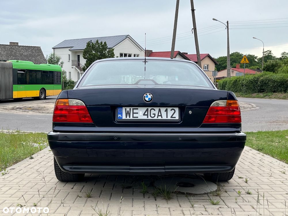 BMW Seria 7 - 8