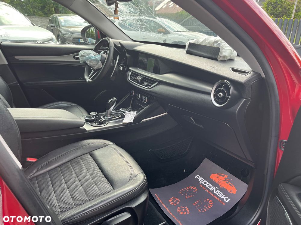 Alfa Romeo Stelvio - 9
