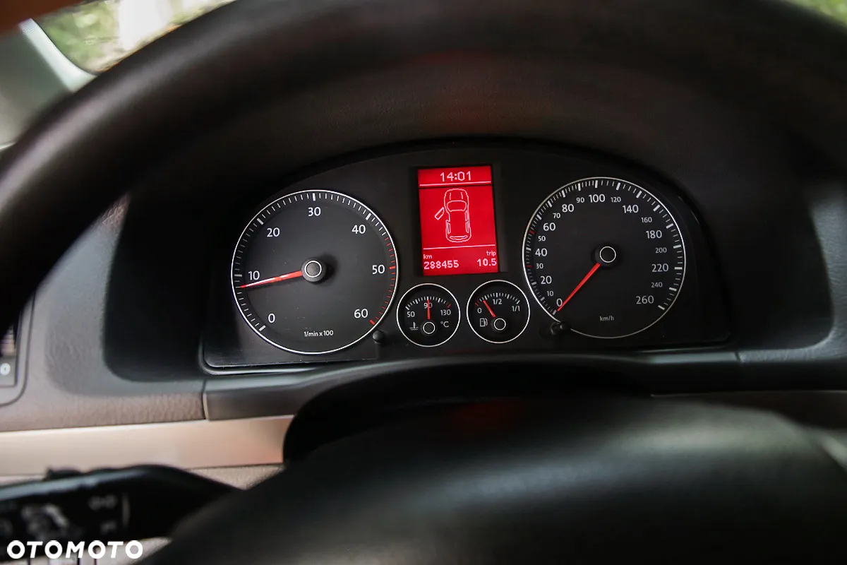 Volkswagen Touran 2.0 TDI DPF Trendline - 15