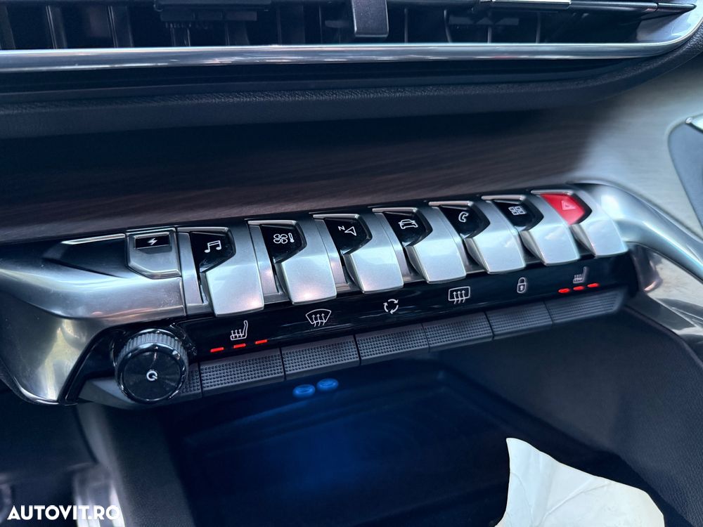 Peugeot 3008 Hybrid4 300 e-EAT8 GT Pack - 27