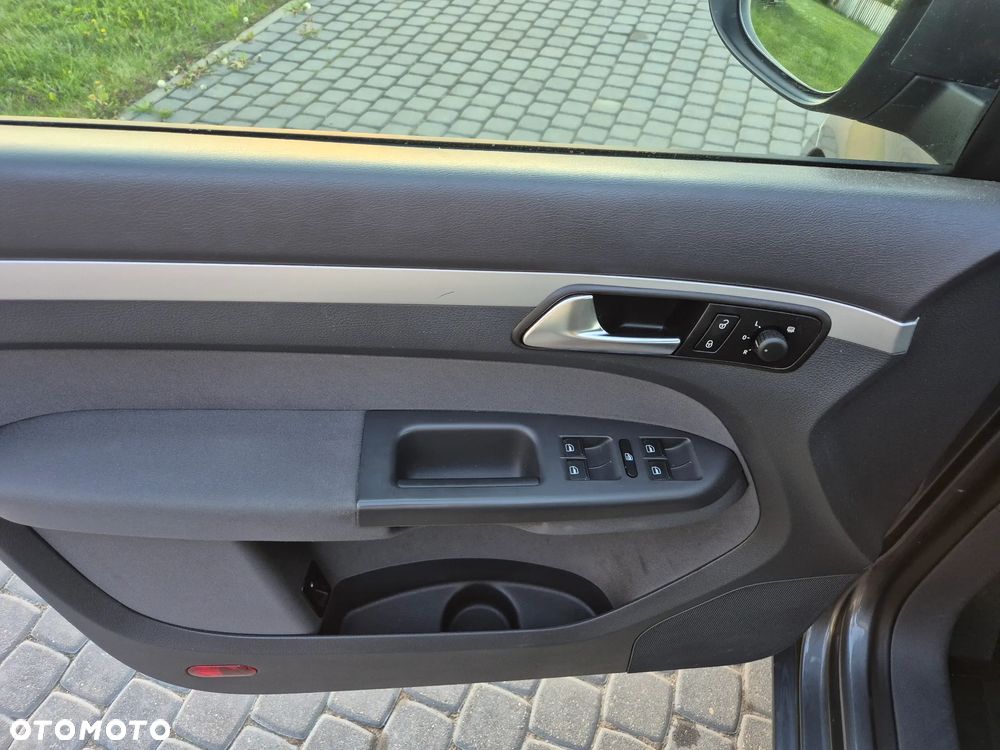 Volkswagen Touran 1.6 TDI DPF BlueMotion Technology DSG Comfortline - 33