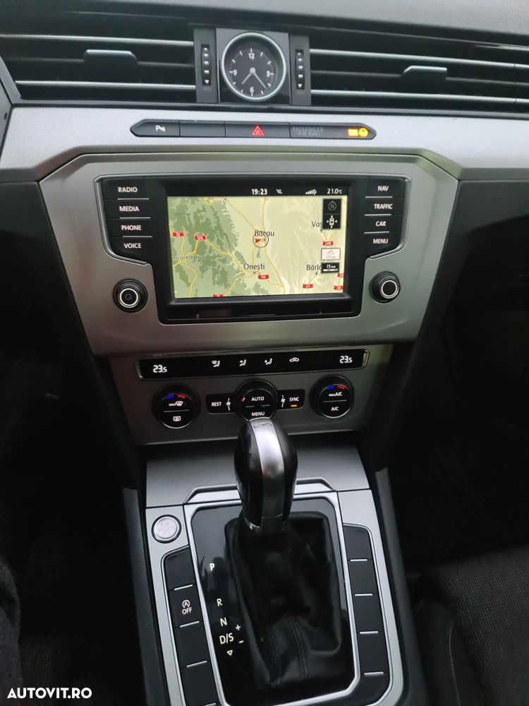 Volkswagen Passat 1.6 TDI SCR DSG Comfortline - 8