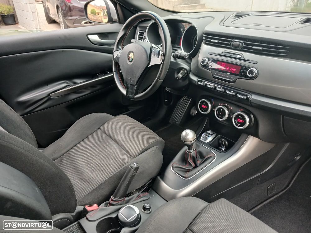 Alfa Romeo Giulietta 1.6 JTDM Veloce - 19